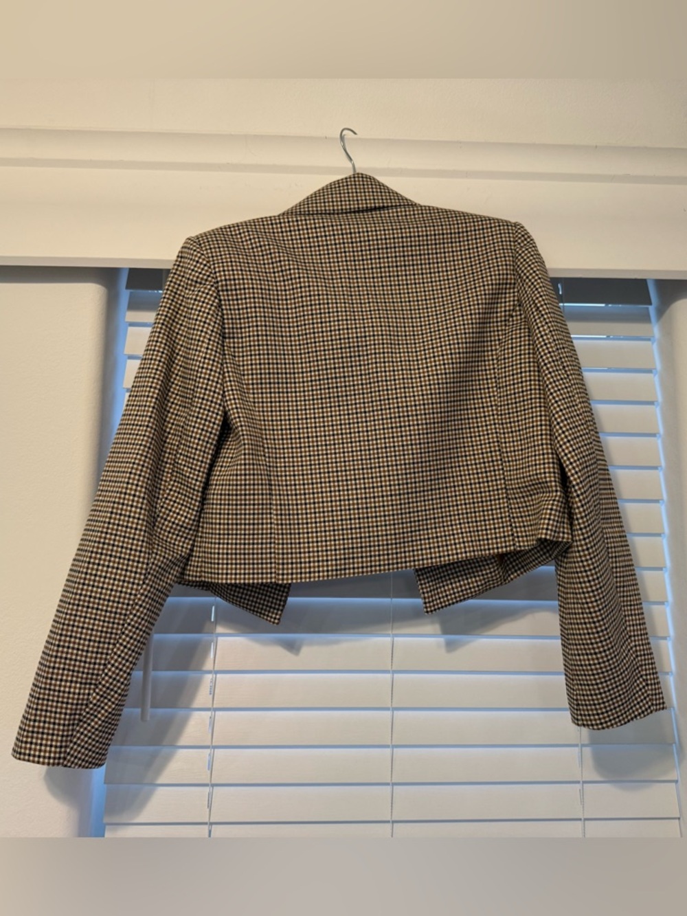 Cider Cropped Houndstooth Checkered Blazer in Brown and Black - Picture 3 of 7